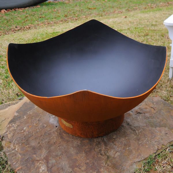 Manta Ray Wood Burning Fire Pit image number 1