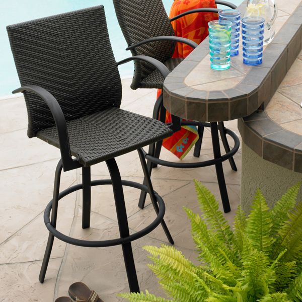 Outdoor swivel best sale bar stools